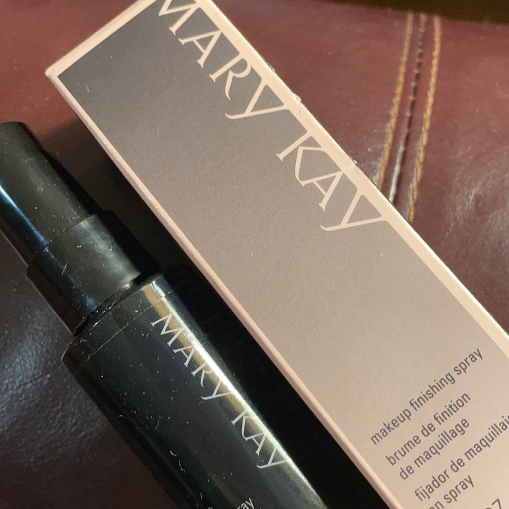 Mary Kay Makeup Finishing Spray